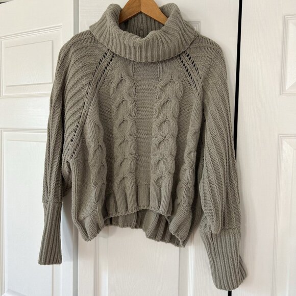 Moon & Madison Sage Green Cable Chunky Knit Turtleneck Sweater Size Medium EUC - Picture 1 of 4
